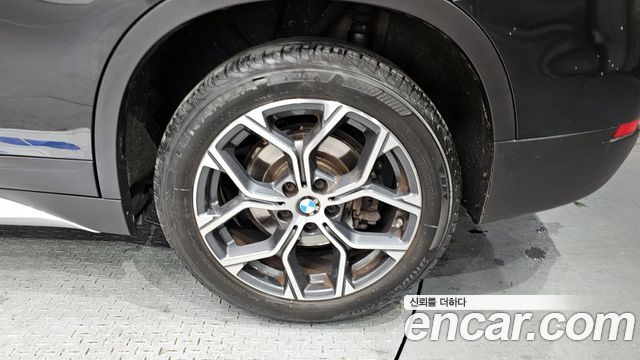 BMW X1 xDrive 20i xLine — пробег 44 682 км — фото 5 из 5