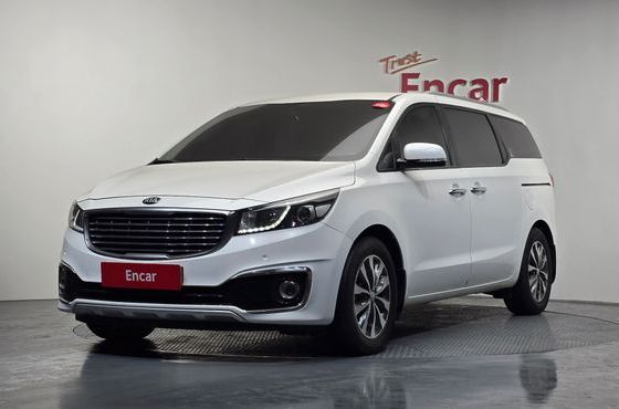 Kia Carnival 9-seater Luxury — пробег 182 243 км — фото 1 из 5