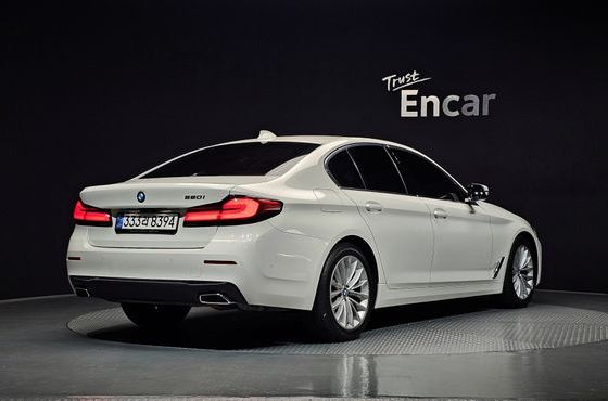 BMW 5-Series 520i Luxury — пробег 51 205 км — фото 2 из 5