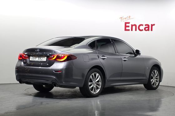 Infiniti Q70 3.7 AWD — пробег 104 800 км — фото 2 из 5