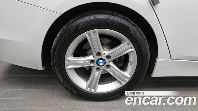 BMW 3-Series 320d xDrive — пробег 80 908 км — фото 5 из 5