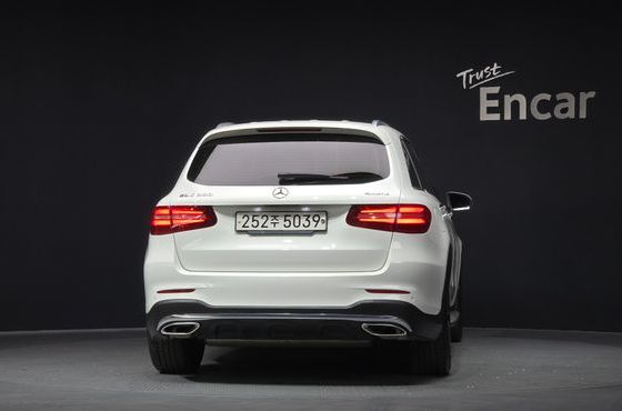Mercedes-Benz GLC-Class GLC300 4MATIC AMG Line — пробег 59 154 км — фото 4 из 5