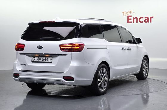 Kia Carnival 9-Seater Prstige — пробег 119 185 км — фото 2 из 5