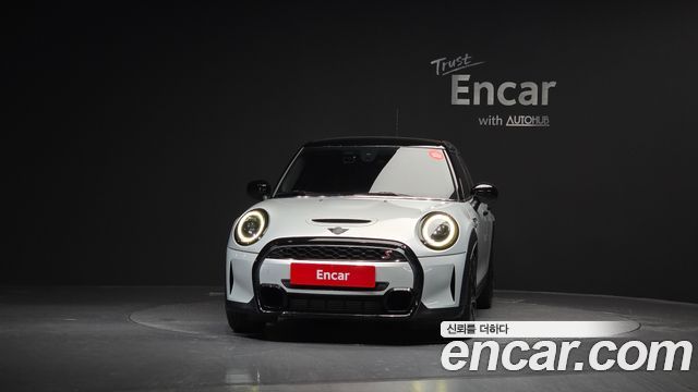 Mini Cooper 5Door Classic Launch Pack Third Generation — пробег 72 521 км — фото 3 из 5
