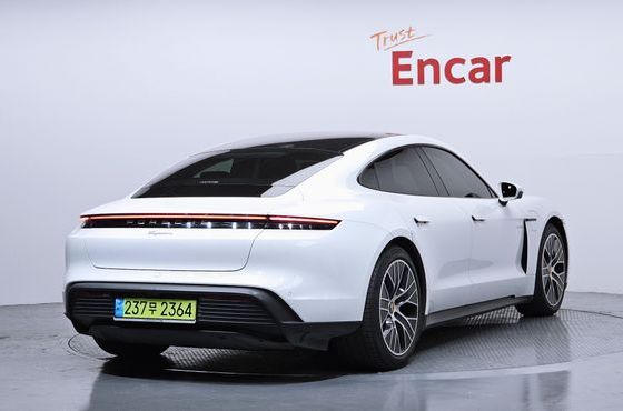 Porsche Taycan Base — пробег 57 502 км — фото 2 из 5