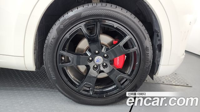 Maserati Levante 3.0 AWD GranLusso — пробег 81 848 км — фото 5 из 5