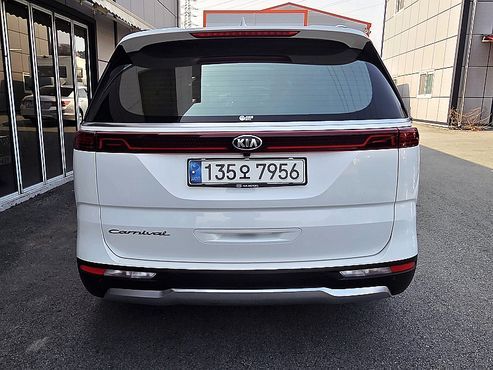 Kia Carnival 9-Seater Signature — пробег 12 184 км — фото 4 из 5