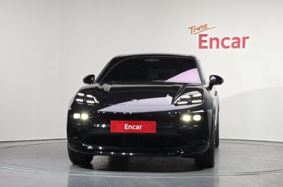 Porsche Macan Turbo — пробег 17 912 км — фото 3 из 5