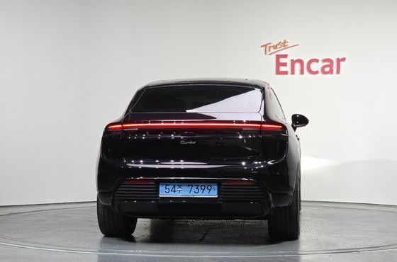 Porsche Macan Turbo — пробег 17 912 км — фото 4 из 5