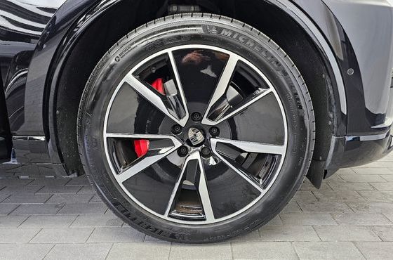 Porsche Macan Turbo — пробег 17 912 км — фото 5 из 5