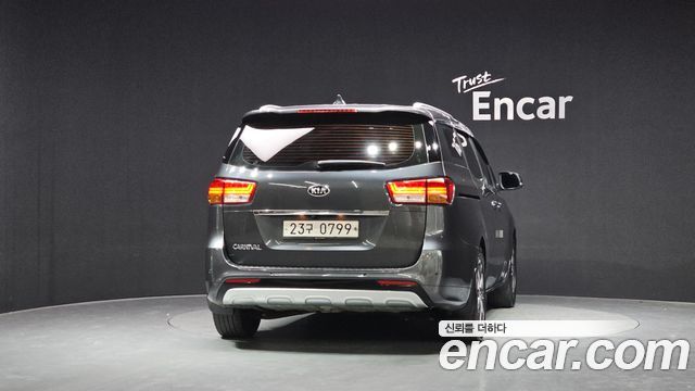 Kia Carnival из Кореи Encar