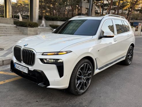 BMW X7 xDrive 40i M Sport 6STR — пробег 1 380 км — фото 1 из 5