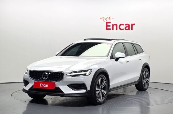 Volvo V60 T5 Pro AWD — пробег 63 263 км — фото 1 из 5