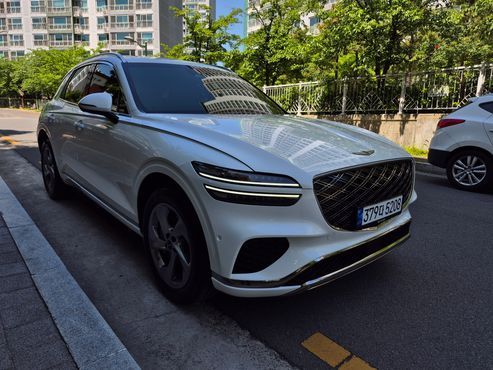 Genesis GV70 2.5T Gasoline AWD — пробег 6 300 км — фото 2 из 5