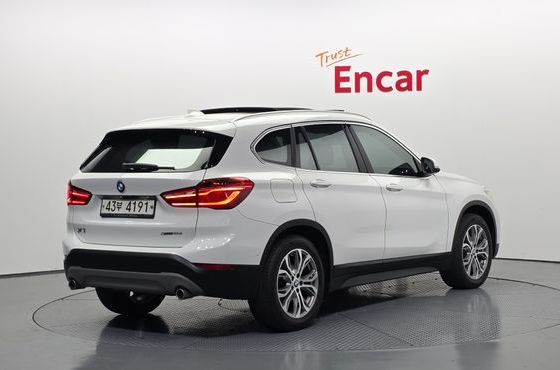 BMW X1 xDrive 18d Premium — пробег 134 992 км — фото 2 из 5