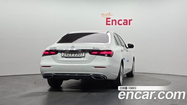 Mercedes-Benz E-Class из Кореи Encar