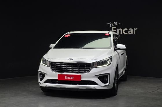 Kia Carnival 9-Seater Luxury — пробег 136 263 км — фото 3 из 5