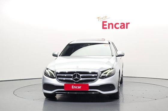 Mercedes-Benz E-Class E300 Avantgarde — пробег 45 092 км — фото 3 из 5