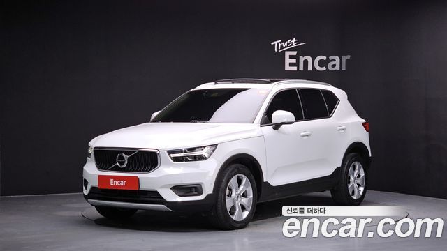 Volvo XC40 T4 Momentum — пробег 158 244 км — фото 1 из 5
