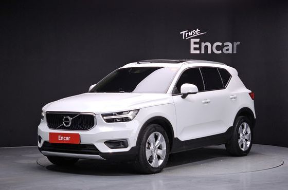 Volvo XC40 T4 Momentum — пробег 158 244 км — фото 1 из 5