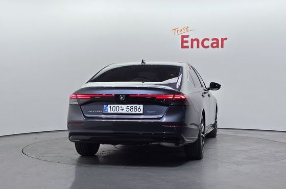 Honda Accord 2.0 Hybrid Touring — пробег 9 819 км — фото 4 из 5