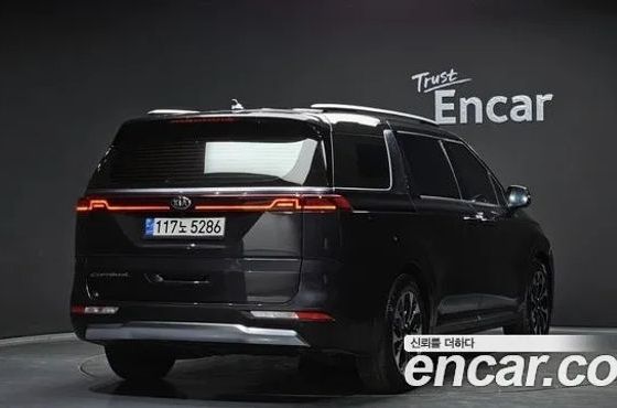 Kia Carnival 9-Seater Signature — пробег 127 360 км — фото 2 из 5