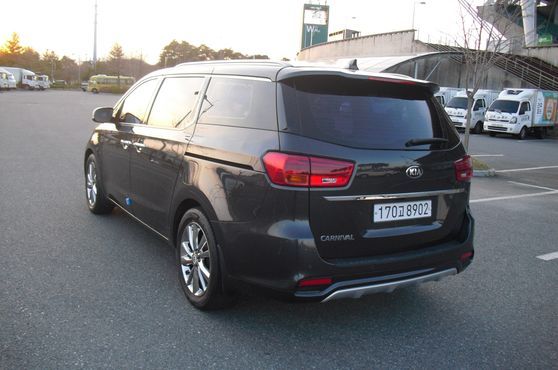 Kia Carnival 9-Seater Prstige — пробег 148 543 км — фото 3 из 5