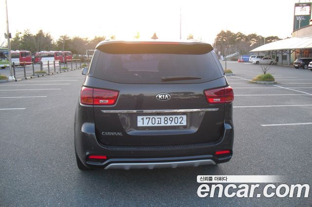 Kia Carnival из Кореи Encar
