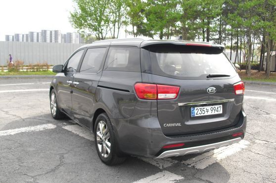 Kia Carnival 9-seater Prestige — пробег 187 965 км — фото 3 из 5