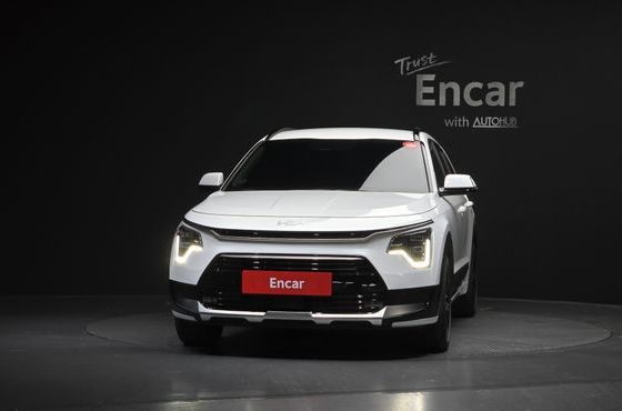 Kia Niro Signature — пробег 9 173 км — фото 3 из 5