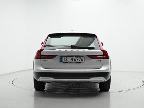 Volvo V90 B5 Ultimate AWD — пробег 14 074 км — фото 4 из 5