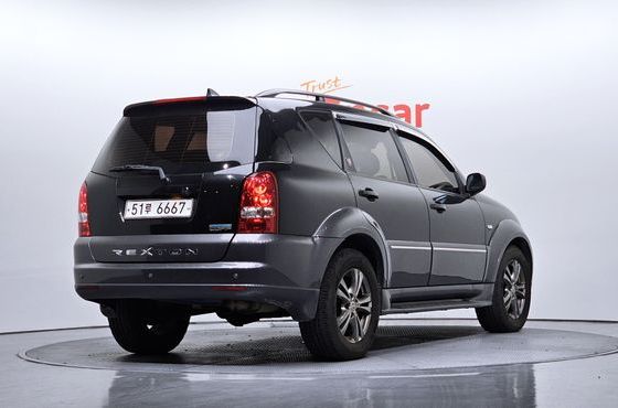 Ssangyong Rexton 2WD RX4 High Deluxe — пробег 238 915 км — фото 2 из 5