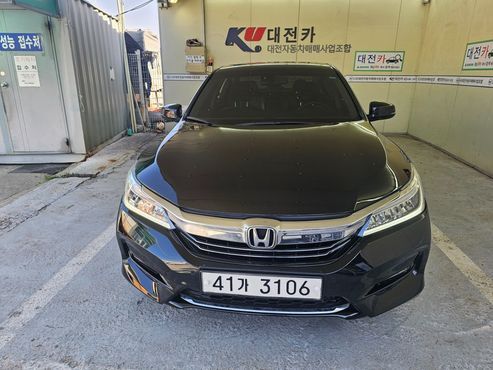 Honda Accord 2.0 Hybrid 9th — пробег 127 875 км — фото 1 из 5