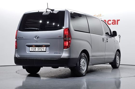 Hyundai Starex Van 3-Seater Style — пробег 113 805 км — фото 2 из 5