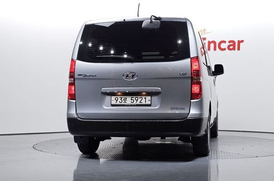 Hyundai Starex Van 3-Seater Style — пробег 113 805 км — фото 4 из 5