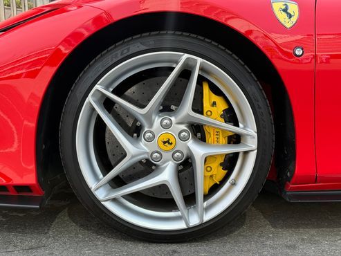 Ferrari F8 3.9 V8 — пробег 9 550 км — фото 5 из 5