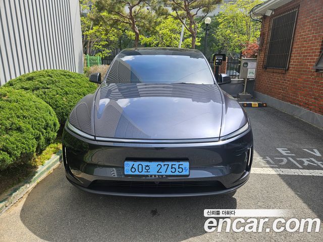 Tesla Model Y Premium RWD — пробег 120 км — фото 3 из 5