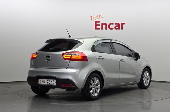 Kia pride 1.6 GDI Hatchback Luxury — пробег 107 331 км — фото 2 из 5