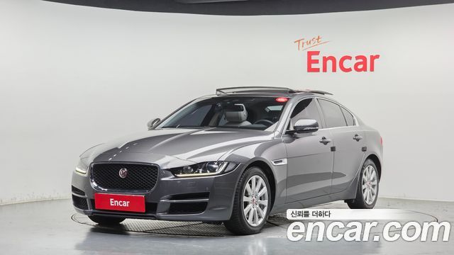 Jaguar XE 20d Prestige — пробег 80 812 км — фото 1 из 5