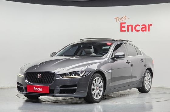 Jaguar XE 20d Prestige — пробег 80 812 км — фото 1 из 5