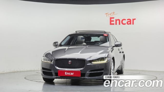 Jaguar XE 20d Prestige — пробег 80 812 км — фото 3 из 5