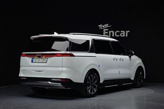Kia Carnival 9-Seater Signature — пробег 103 217 км — фото 2 из 5