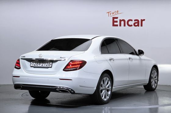 Mercedes-Benz E-Class E300 4MATIC Exclusive — пробег 99 566 км — фото 3 из 5