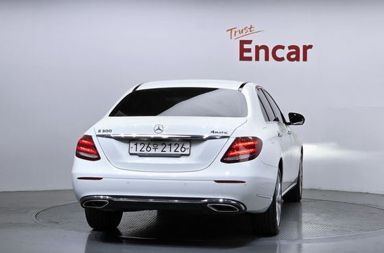 Mercedes-Benz E-Class E300 4MATIC Exclusive — пробег 99 566 км — фото 4 из 5