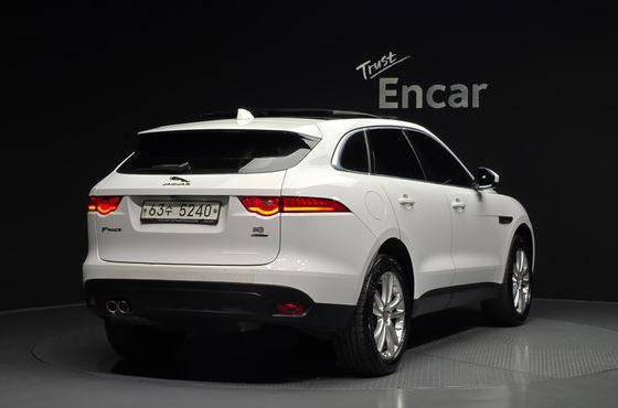 Jaguar F-PACE 20d Portfolio — пробег 162 247 км — фото 2 из 5