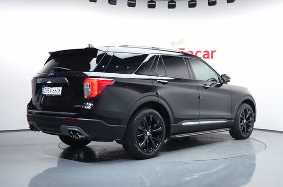 Ford Explorer 3.0 Platinum 4WD — пробег 30 040 км — фото 2 из 5