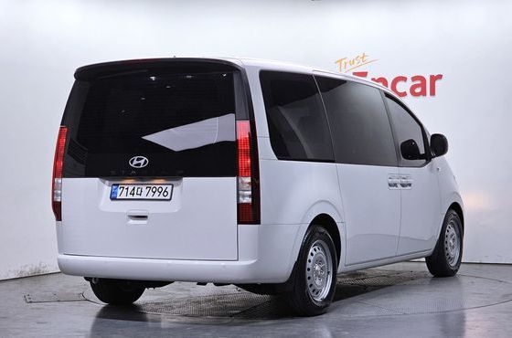 Hyundai Staria Tourer 11-Seater Smart — пробег 28 952 км — фото 2 из 5