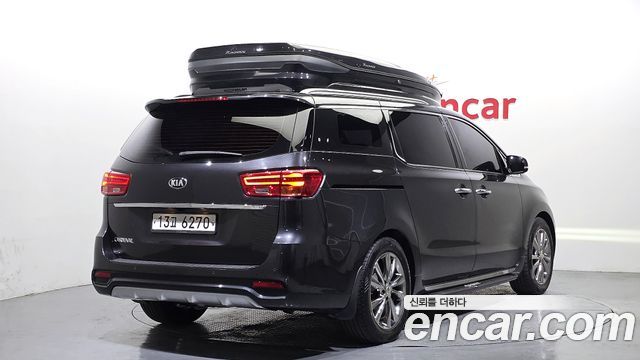 Kia Carnival 9-Seater Noblesse Special — пробег 96 329 км — фото 2 из 5