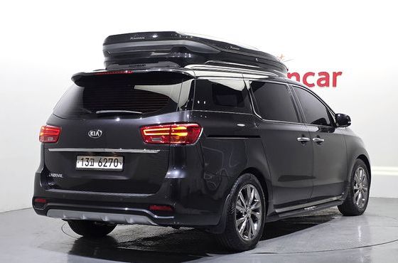 Kia Carnival 9-Seater Noblesse Special — пробег 96 329 км — фото 2 из 5