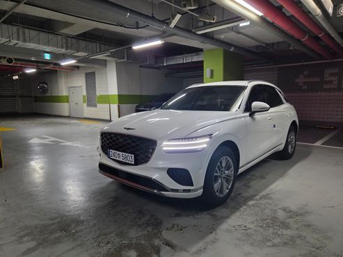 Genesis GV70 2.5T Gasoline 2WD — пробег 300 км — фото 2 из 5